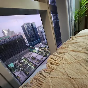 Apartment Luxestaysmnl Coastal Chic Netflx 380mbps Pool Bgc, Manila
