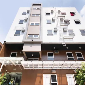 Oyo 152 Sangco Condotel Manilla